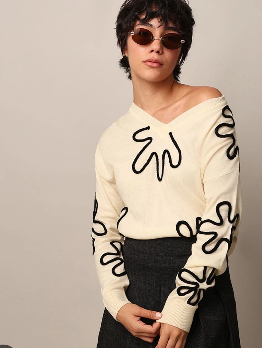 ONLY Abstract cream/black sweater Sz M
